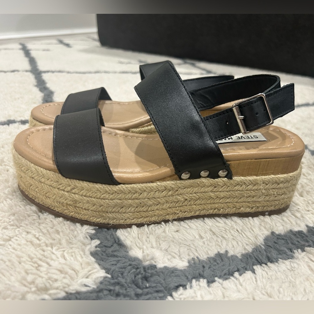 Steve Madden Fifer platform sandals Size 6M
